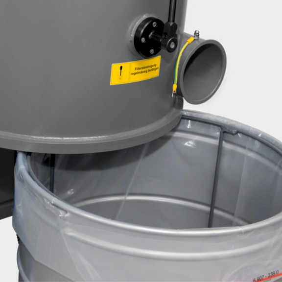 Téměř bezprašný vyprazdňovací systém s PE pytlem