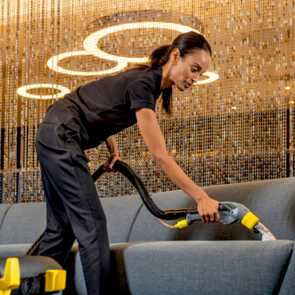 Praktická hubice na čalounění